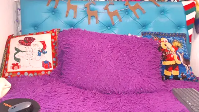 SARAWILLS online show from 12/17/25, 02:33