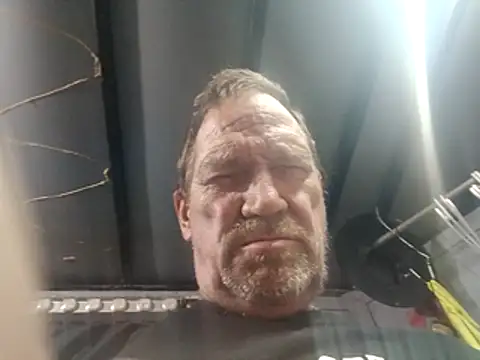 Snapshot of bobbybullit chatting on 10/30/25, 07:28 bobbybullit online show from 10/30/25, 07:28