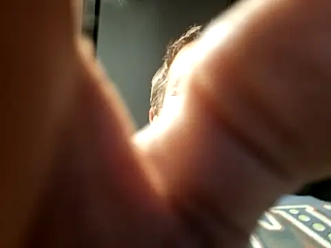 Snapshot of bobbybullit chatting on 11/10/25, 04:12 bobbybullit online show from 11/10/25, 04:12