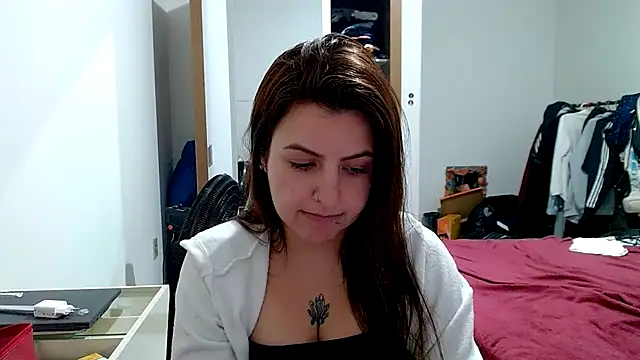 Snapshot of chelbyy chatting on 09/20/25, 02:16 chelbyy online show from 09/20/25, 02:16