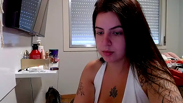 Snapshot of chelbyy chatting on 10/24/25, 07:24 chelbyy online show from 10/24/25, 07:24