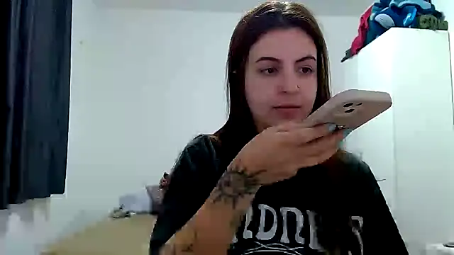 Snapshot of chelbyy chatting on 01/13/26, 03:21 chelbyy online show from 01/13/26, 03:21
