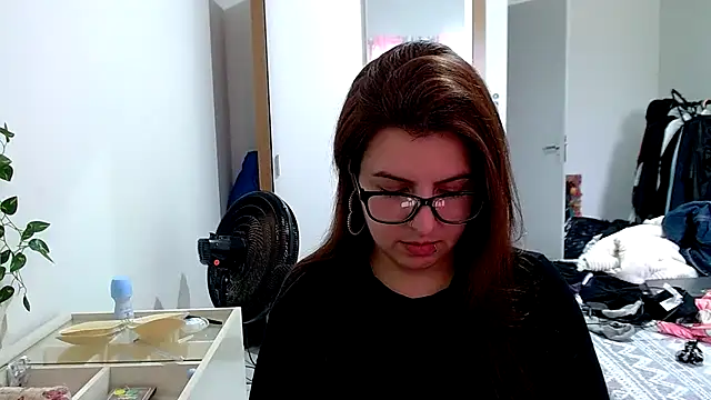 Snapshot of chelbyy chatting on 10/02/25, 05:49 chelbyy online show from 10/02/25, 05:49