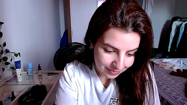 Snapshot of chelbyy chatting on 10/07/25, 07:26 chelbyy online show from 10/07/25, 07:26