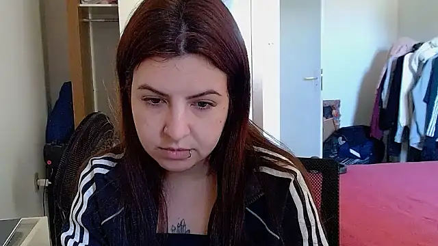 Snapshot of chelbyy chatting on 09/23/25, 12:56 chelbyy online show from 09/23/25, 12:56