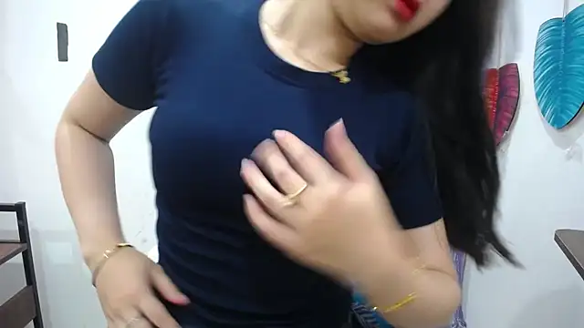 Snapshot of Aminababiew chatting on 04/06/26, 01:23 Aminababiew online show from 04/06/26, 01:23