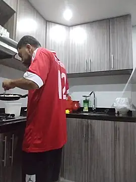 Snapshot of Aroon_Stonne chatting on 12/04/25, 04:44 Aroon Stonne online show from 12/04/25, 04:44