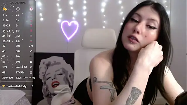 Snapshot of PlayfulApril chatting on 03/01/26, 01:27 PlayfulApril online show from 03/01/26, 01:27