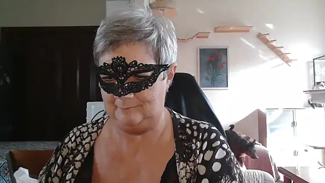 Snapshot of simona60 chatting on 10/03/25, 01:23 simona60 online show from 10/03/25, 01:23