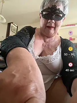 Snapshot of simona60 chatting on 05/31/26, 08:09 simona60 online show from 05/31/26, 08:09