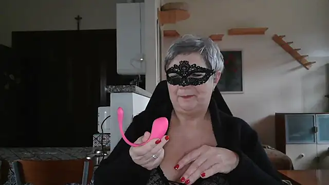 Snapshot of simona60 chatting on 02/01/25, 02:13 simona60 online show from 02/01/25, 02:13