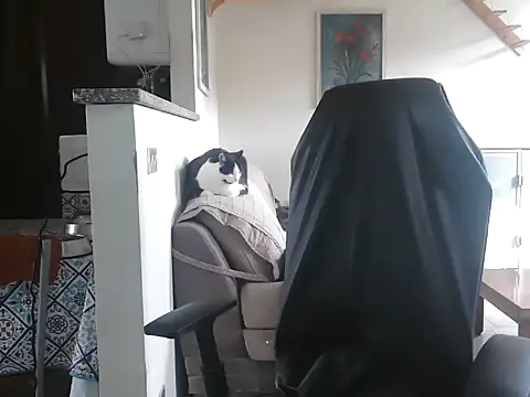 Snapshot of simona60 chatting on 04/14/26, 01:27 simona60 online show from 04/14/26, 01:27