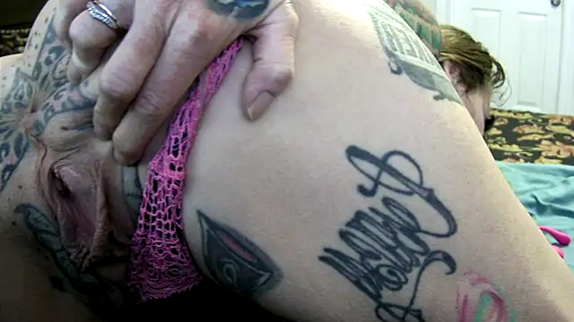 pamelagunns online show from 09/22/25, 04:13