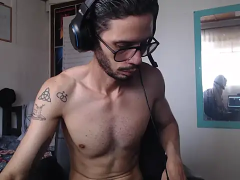 alisterxxx online show from 05/28/26, 04:02