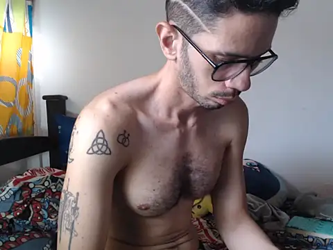 Snapshot of alisterxxx chatting on 03/04/26, 03:09 alisterxxx online show from 03/04/26, 03:09