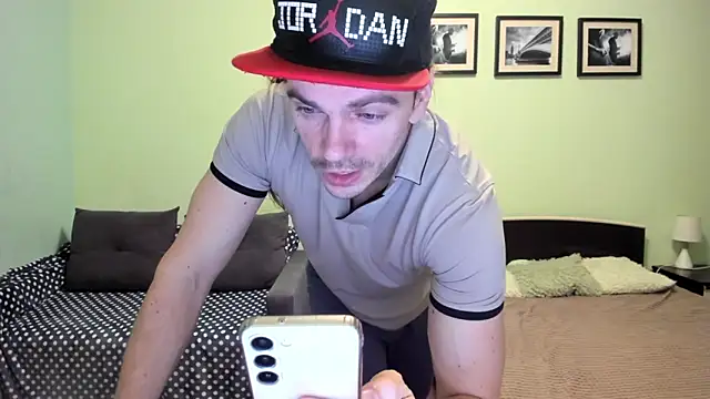 Marrymepls online show from 04/15/26, 02:43