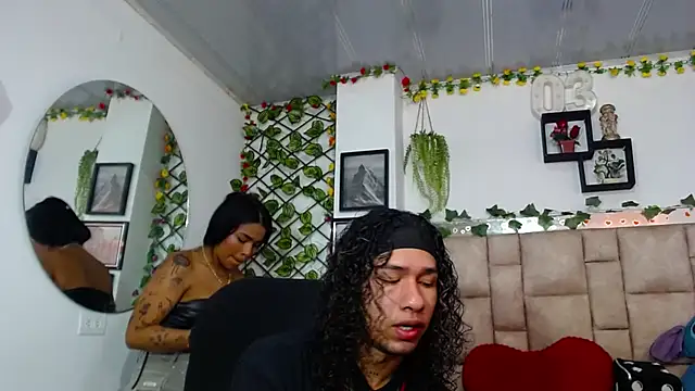 Snapshot of thamarasehein chatting on 11/11/25, 10:43 thamarasehein online show from 11/11/25, 10:43