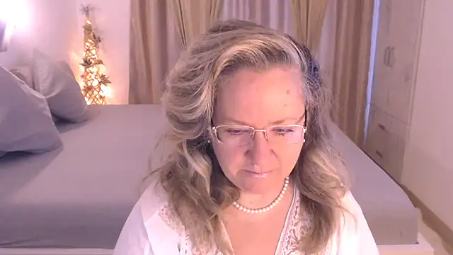 Raisshy online show from 11/18/25, 06:39