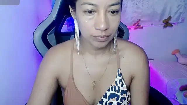 Snapshot of ninatiny chatting on 11/02/25, 09:47 ninatiny online show from 11/02/25, 09:47