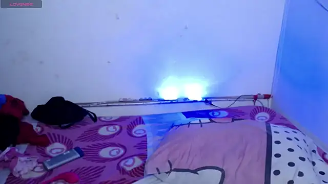 ninatiny online show from 04/09/26, 10:32