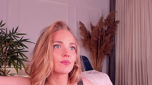 daisyd001 online show from 04/02/26, 08:32