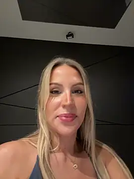 jasminesummer online show from 10/13/25, 02:29