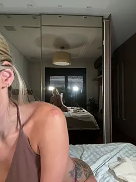 Snapshot of jasminesummer chatting on 01/17/26, 01:26 jasminesummer online show from 01/17/26, 01:26