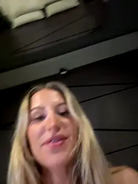 jasminesummer online show from 10/28/25, 02:49