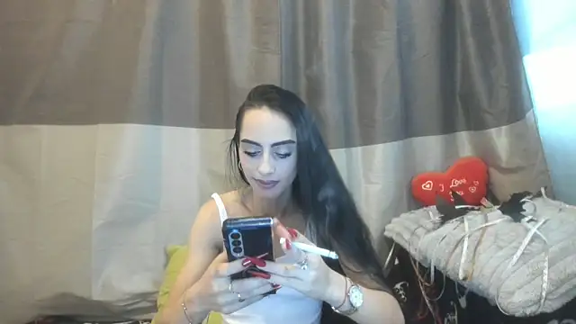 Snapshot of jessystarr chatting on 11/08/25, 12:20 jessystarr online show from 11/08/25, 12:20