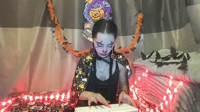 Snapshot of jessystarr chatting on 10/31/25, 05:20 jessystarr online show from 10/31/25, 05:20