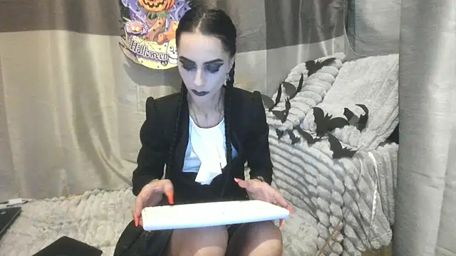 Snapshot of jessystarr chatting on 10/30/25, 04:04 jessystarr online show from 10/30/25, 04:04