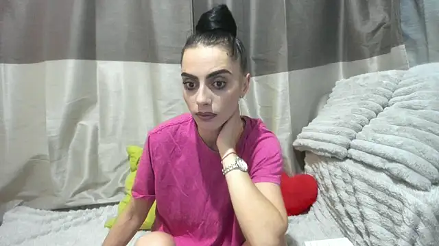 Snapshot of jessystarr chatting on 11/17/25, 06:45 jessystarr online show from 11/17/25, 06:45