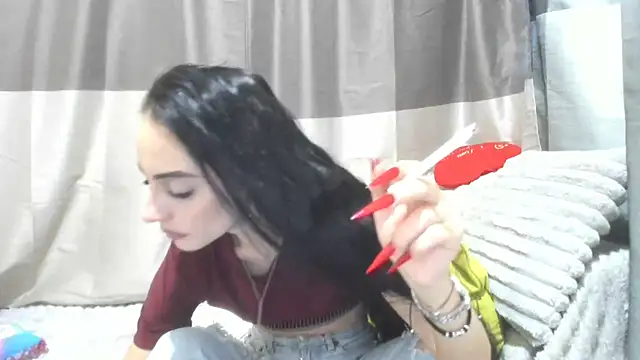 Snapshot of jessystarr chatting on 11/13/25, 04:44 jessystarr online show from 11/13/25, 04:44