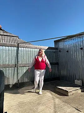 Snapshot of SabinaSweety chatting on 03/04/26, 12:24 SabinaSweety online show from 03/04/26, 12:24