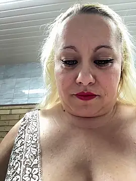 Snapshot of SabinaSweety chatting on 02/02/26, 01:10 SabinaSweety online show from 02/02/26, 01:10