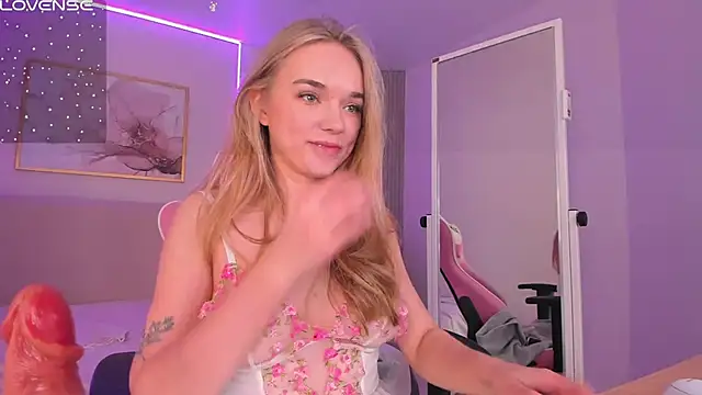 Snapshot of VirginChloe chatting on 02/25/25, 06:14 VirginChloe online show from 02/25/25, 06:14