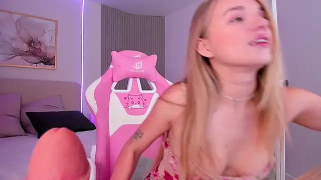 Snapshot of VirginChloe chatting on 11/14/25, 03:10 VirginChloe online show from 11/14/25, 03:10