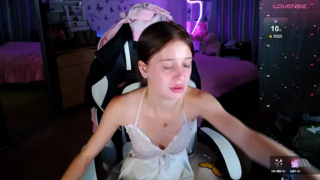 Kira honeyy online show from 09/14/25, 10:48