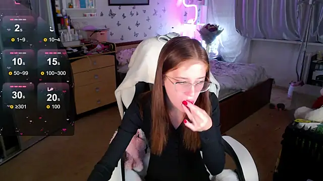 Kira honeyy online show from 10/09/25, 06:03