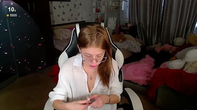 Kira honeyy online show from 04/12/26, 06:49