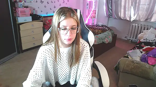 Kira honeyy online show from 03/06/25, 04:52