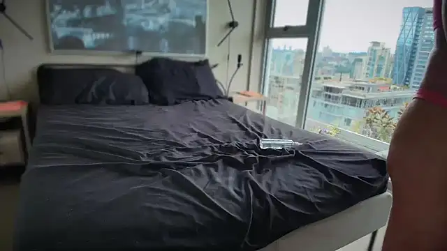 MikyFoxx online show from 10/16/25, 06:27