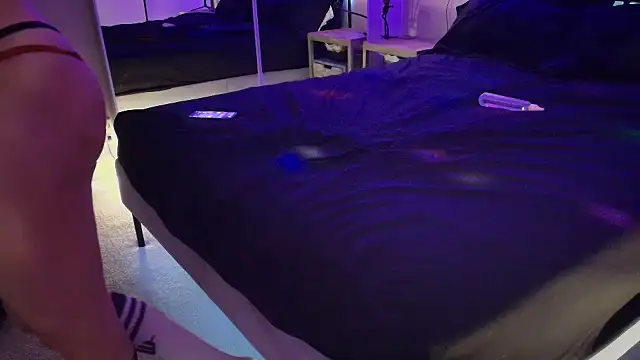 MikyFoxx online show from 10/11/25, 03:51