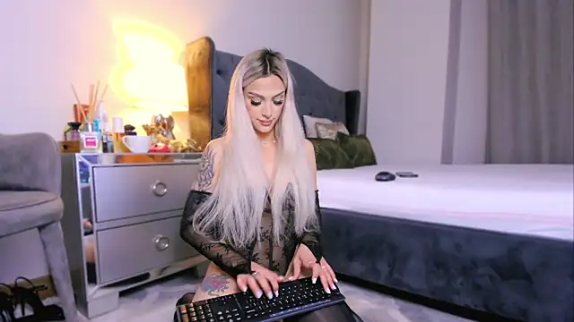 ElizzaBubble online show from 04/20/26, 10:22