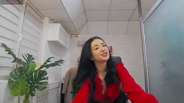 Snapshot of GlamKate chatting on 02/12/25, 07:34 GlamKate online show from 02/12/25, 07:34