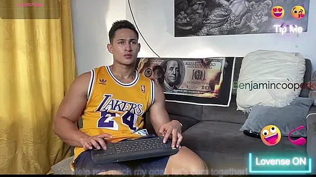 Snapshot of BenjaminCooperk chatting on 02/14/26, 08:31 BenjaminCooperk online show from 02/14/26, 08:31