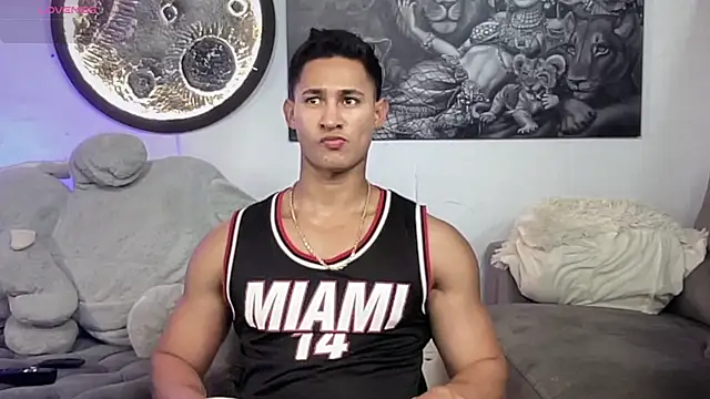 Snapshot of BenjaminCooperk chatting on 04/11/26, 06:10 BenjaminCooperk online show from 04/11/26, 06:10