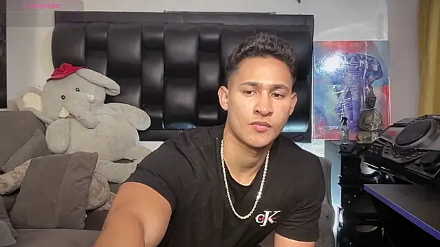 Snapshot of BenjaminCooperk chatting on 04/08/26, 07:10 BenjaminCooperk online show from 04/08/26, 07:10