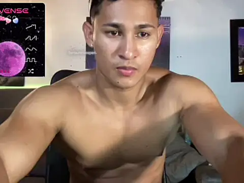 Snapshot of BenjaminCooperk chatting on 03/08/25, 10:02 BenjaminCooperk online show from 03/08/25, 10:02