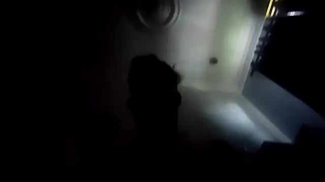 Snapshot of eizy2310 chatting on 11/01/25, 01:01 eizy2310 online show from 11/01/25, 01:01